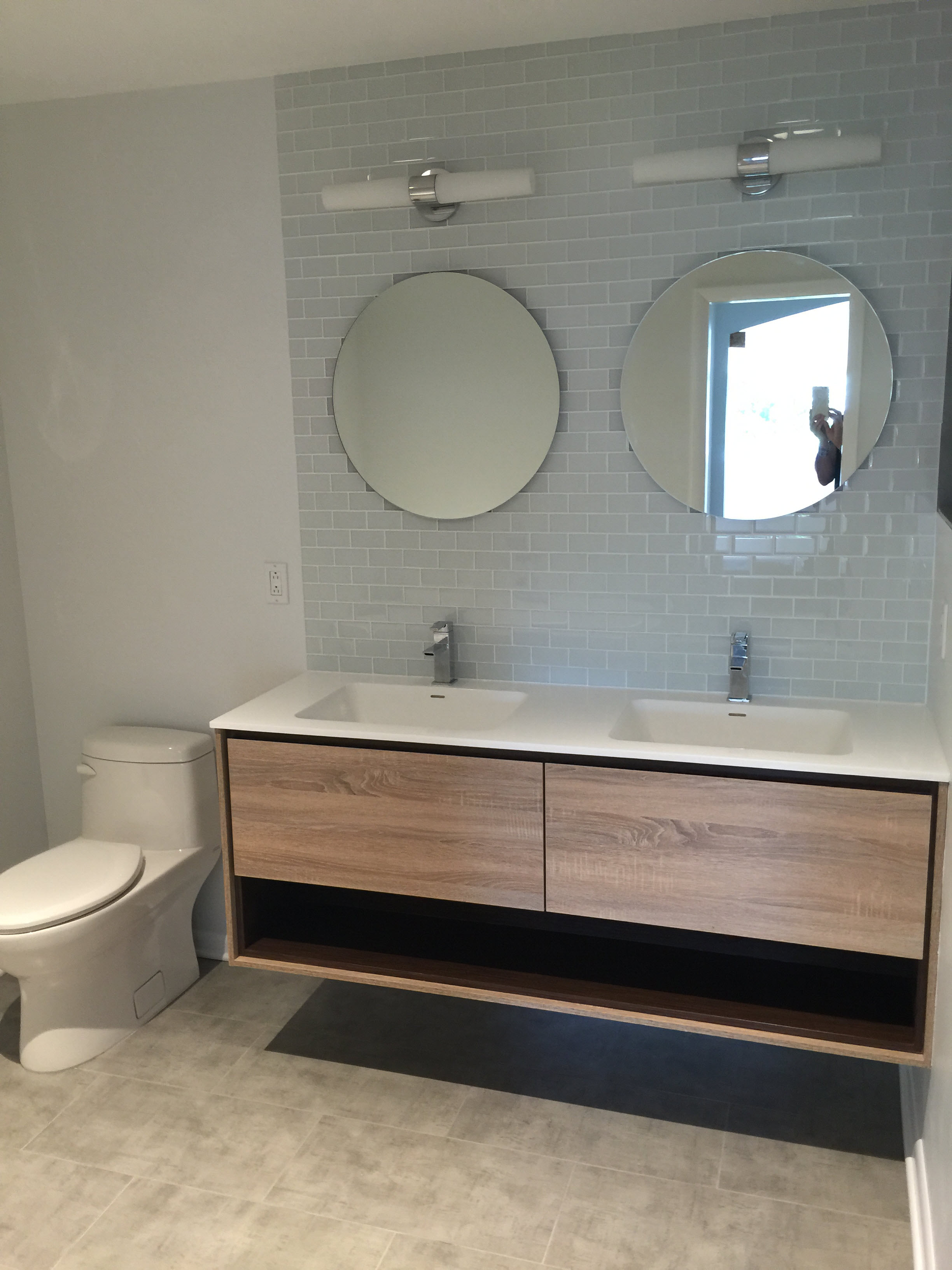 Modern-bathroom-remodel-in-Cleveland